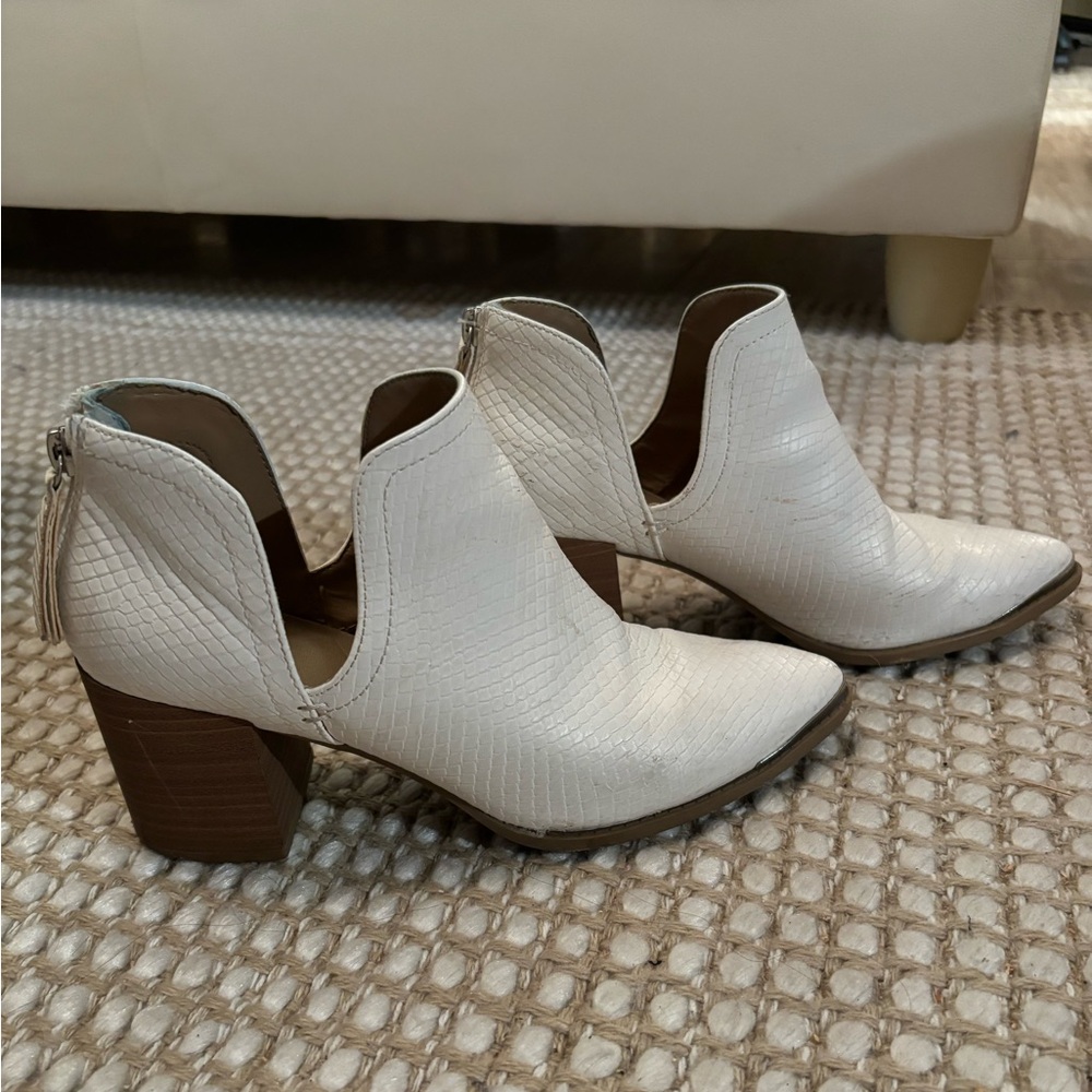 Size 8 white ankle boots